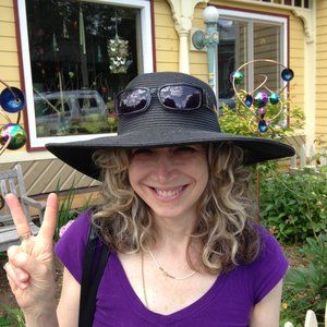 Meet your Posher, Lori